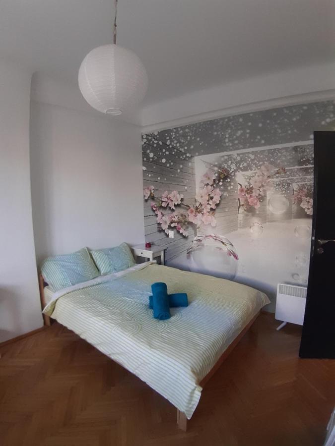 Апартаменти Best Apartament In Center Бухарест Номер фото